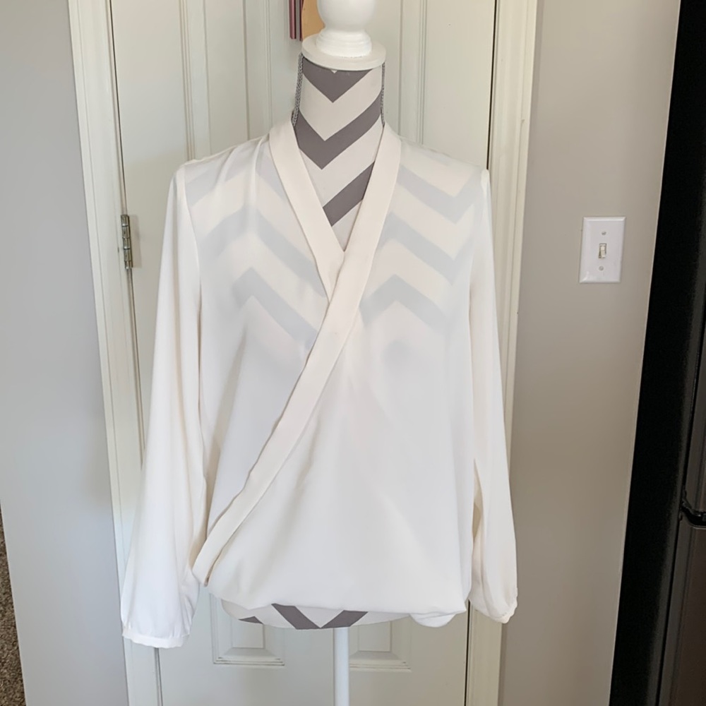 Beautiful cream colored blouse size M